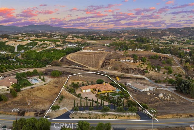 38450 Mesa Road, Temecula CA: https://media.crmls.org/medias/ce464961-d7d8-4783-b1f3-e55635bc0f8a.jpg
