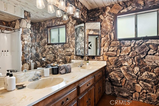 Detail Gallery Image 20 of 23 For 1160 W Alta Vista, Big Bear City,  CA 92314 - 2 Beds | 1 Baths