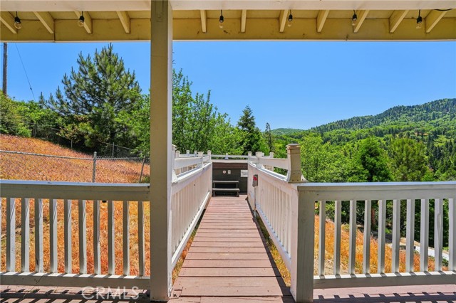 29450 Piney Lane, Cedar Glen CA: https://media.crmls.org/medias/ce465c75-251b-418d-824d-1f390977a2a7.jpg