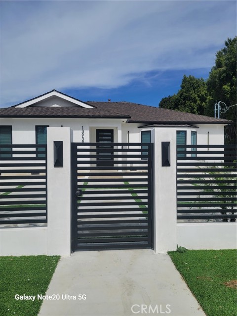 Detail Gallery Image 3 of 31 For 13939 Sylvan, Van Nuys,  CA 91401 - 3 Beds | 2 Baths