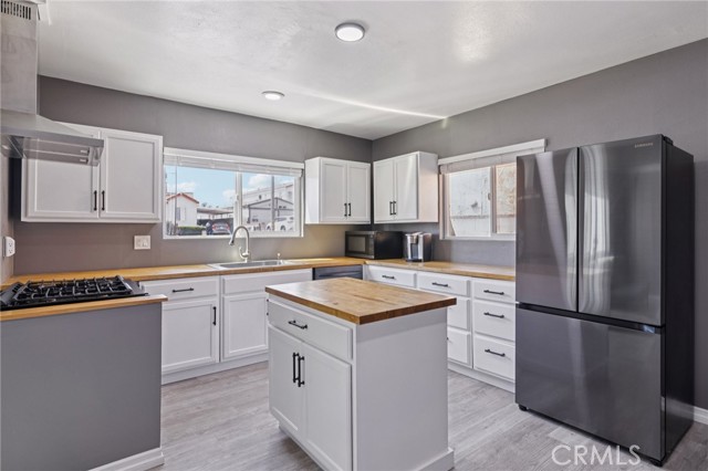 Detail Gallery Image 9 of 57 For 1446 W 3rd St, San Pedro,  CA 90732 - 5 Beds | 3 Baths