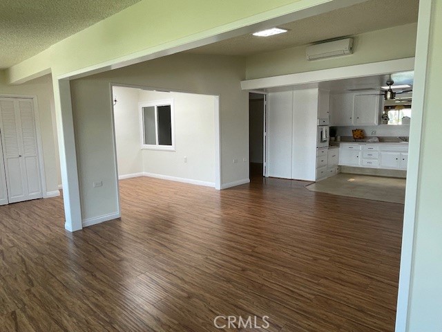Detail Gallery Image 3 of 27 For 13500 Wentworth Ln #121-H,  Seal Beach,  CA 90740 - 2 Beds | 1 Baths