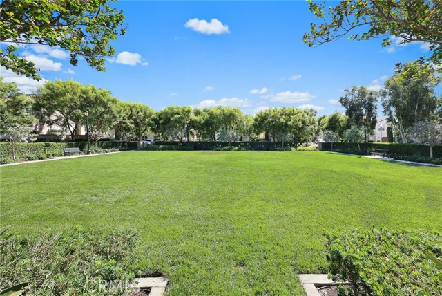 Detail Gallery Image 34 of 39 For 60 Peony, Irvine,  CA 92618 - 2 Beds | 2/1 Baths