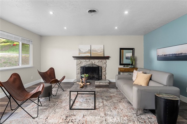 Detail Gallery Image 5 of 46 For 22 Coventry Dr, Oroville,  CA 95966 - 3 Beds | 2 Baths