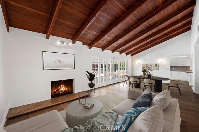 Detail Gallery Image 7 of 39 For 23172 Gainford St, Woodland Hills,  CA 91364 - 3 Beds | 2/1 Baths