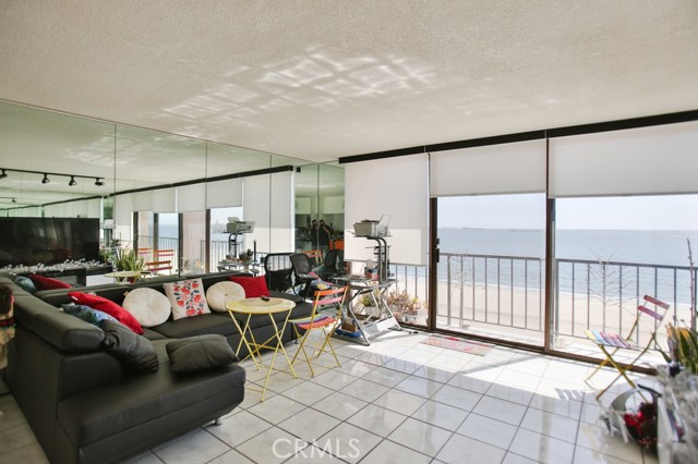 1750 E Ocean Boulevard, Long Beach CA: https://media.crmls.org/medias/ce4a353f-7e84-4414-b1c9-29ddda8d6f4f.jpg