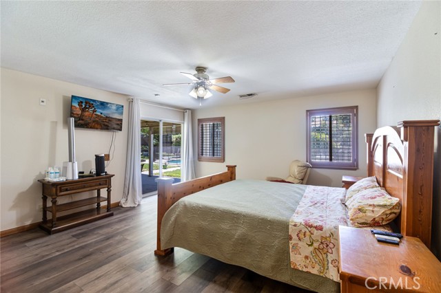 41653 62nd W Street, Palmdale CA: https://media.crmls.org/medias/ce4bffc6-0b0c-4be5-ba22-6b4aaab3e405.jpg