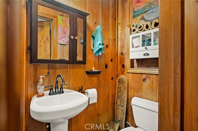 Detail Gallery Image 22 of 29 For 32135 West Dr, Running Springs,  CA 92382 - 2 Beds | 2 Baths