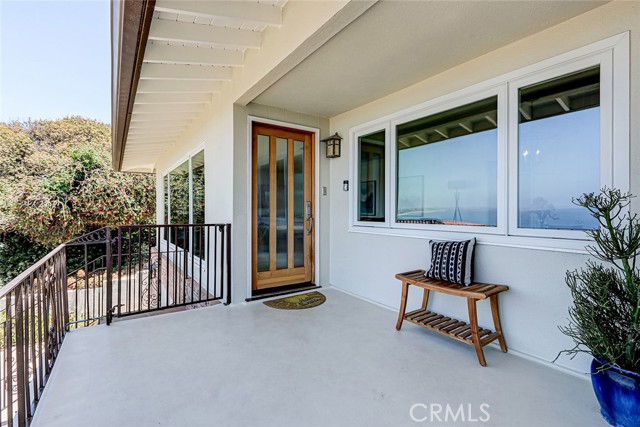 556 Via Media, Palos Verdes Estates CA: https://media.crmls.org/medias/ce4caeec-a5a6-4587-b6a8-f8890aa56071.jpg