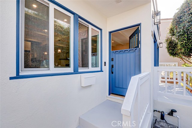 Detail Gallery Image 2 of 39 For 216 Monterey Bld, Hermosa Beach,  CA 90254 - 3 Beds | 2 Baths