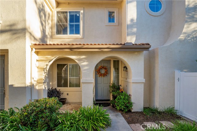 Detail Gallery Image 5 of 33 For 24332 Lorenzo, Valencia,  CA 91355 - 3 Beds | 3 Baths