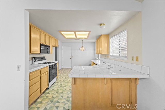 Detail Gallery Image 15 of 45 For 2616 La Paz Ave, Hemet,  CA 92545 - 3 Beds | 2 Baths