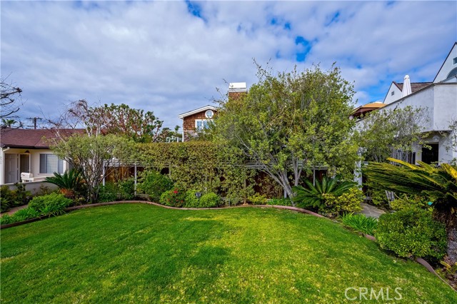 334 Locust Street, Laguna Beach CA: https://media.crmls.org/medias/ce4e0371-c12f-430e-8cd7-90db284c9106.jpg