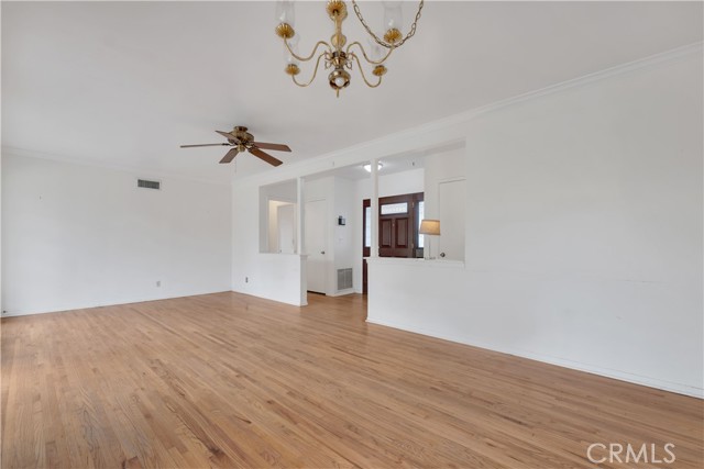 Detail Gallery Image 11 of 18 For 13449 Stagg St, Panorama City,  CA 91402 - 3 Beds | 2 Baths