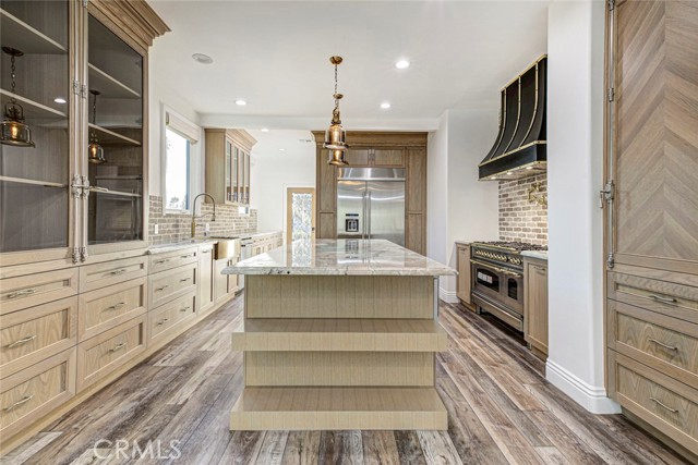 Detail Gallery Image 8 of 36 For 954 Rosemount, Glendale,  CA 91207 - 5 Beds | 3 Baths