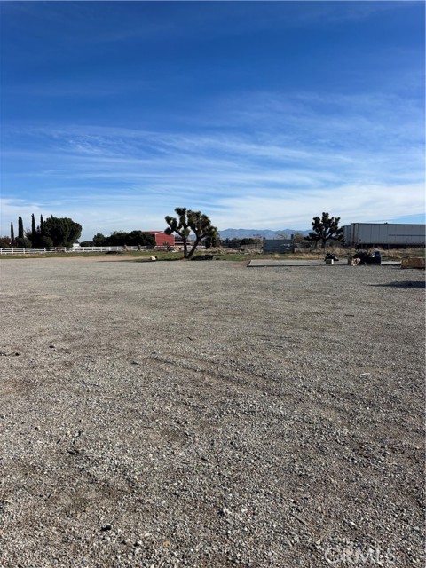 Detail Gallery Image 13 of 17 For 11971 Mission, Oak Hills,  CA 92344 - – Beds | – Baths