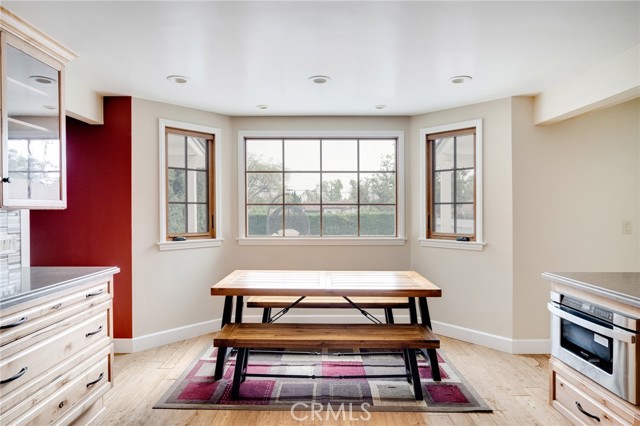 Detail Gallery Image 13 of 46 For 222 W Kenneth, Glendale,  CA 91202 - 4 Beds | 4 Baths