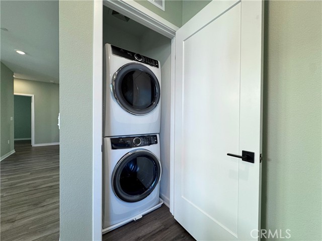 Detail Gallery Image 4 of 7 For 664 Lima Ln, Covina,  CA 91723 - 2 Beds | 2 Baths