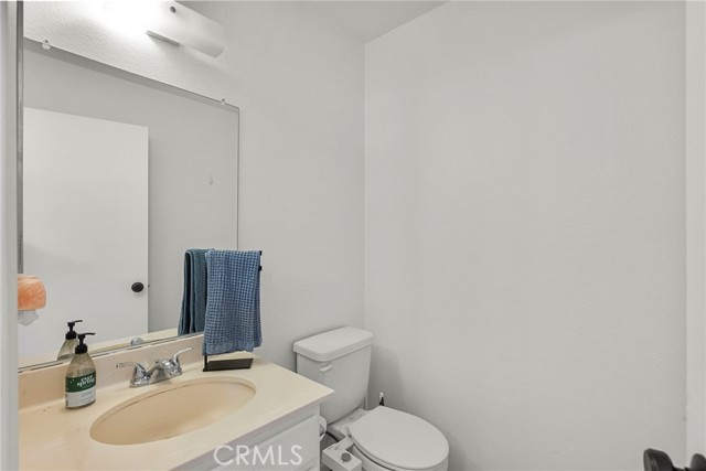 Detail Gallery Image 18 of 33 For 6475 Twin Circle Ln #3,  Simi Valley,  CA 93063 - 2 Beds | 2 Baths