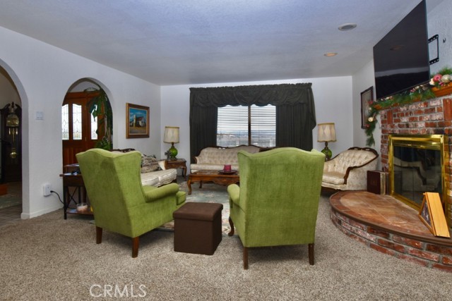 1924 Surrey Way, Paso Robles CA: https://media.crmls.org/medias/ce525859-798a-4663-89d2-093fa986724f.jpg
