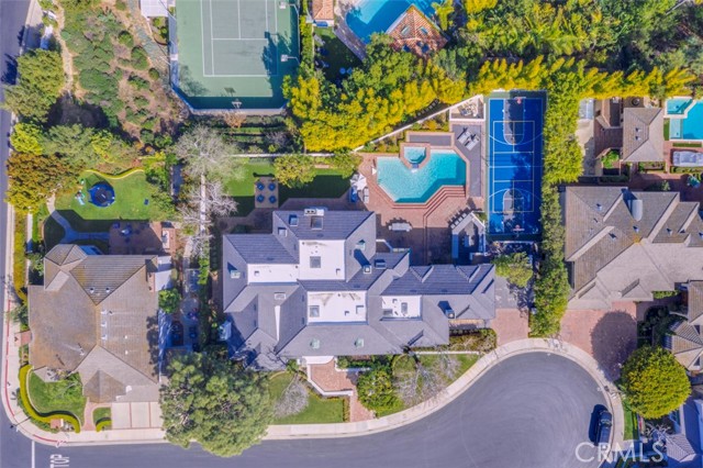4 Cheshire Court, Newport Beach, California 92660, 5 Bedrooms Bedrooms, ,6 BathroomsBathrooms,Residential Purchase,For Sale,Cheshire,OC21260445