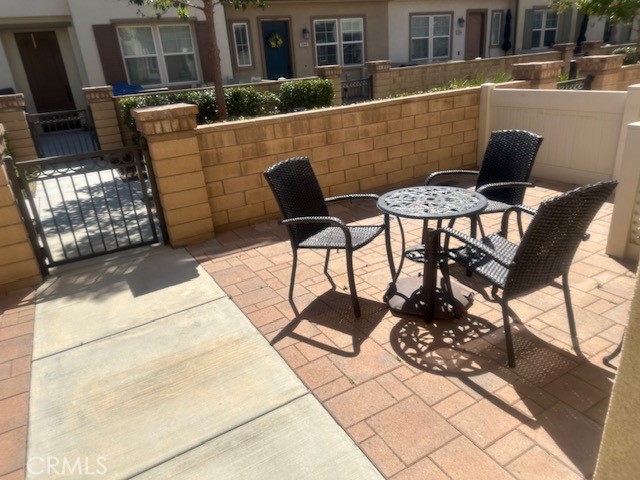 Detail Gallery Image 4 of 28 For 3028 E via Fiano, Ontario,  CA 91764 - 3 Beds | 2/1 Baths