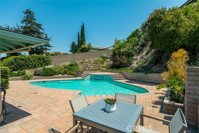 Detail Gallery Image 29 of 38 For 2251 El Arbolita Dr, Glendale,  CA 91208 - 2 Beds | 2 Baths