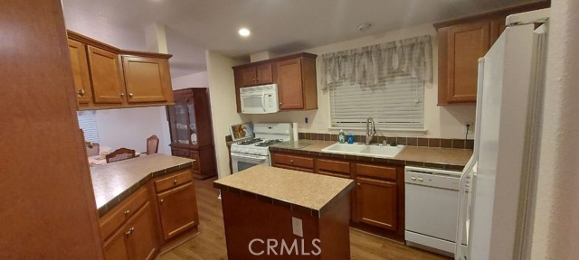 17640 Corkill Road, Desert Hot Springs CA: https://media.crmls.org/medias/ce544011-ece2-4c26-b588-bd6ec2f2d9c4.jpg