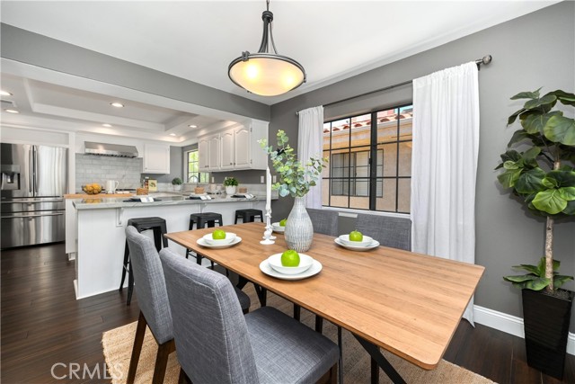 Kitchen Eating Area