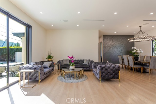 Detail Gallery Image 27 of 70 For 7714 Lasaine Ave, Northridge,  CA 91325 - 3 Beds | 4 Baths