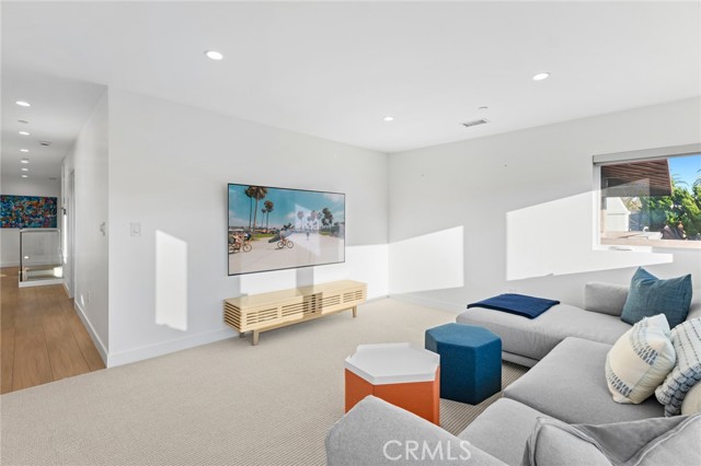 Detail Gallery Image 16 of 21 For 1576 E Ocean Bld, Newport Beach,  CA 92661 - 4 Beds | 3 Baths