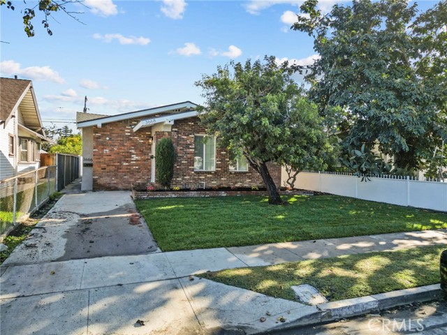 Detail Gallery Image 4 of 65 For 3666 2nd Ave, Los Angeles,  CA 90018 - 4 Beds | 3 Baths