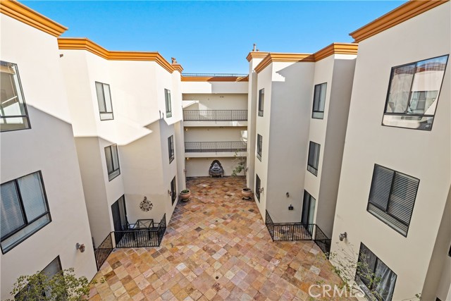 Detail Gallery Image 21 of 28 For 6938 Laurel Canyon Blvd #304,  North Hollywood,  CA 91605 - 2 Beds | 2 Baths