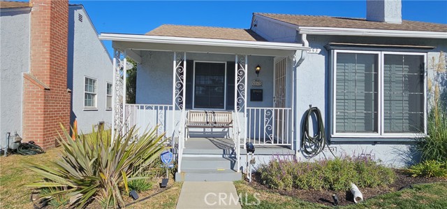 Detail Gallery Image 1 of 41 For 6543 W 87th St, Los Angeles,  CA 90045 - 4 Beds | 2 Baths