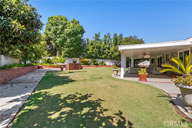9631 James Circle, Villa Park CA: https://media.crmls.org/medias/ce5685f7-5a57-48f4-96ce-ae21a1d01d71.jpg