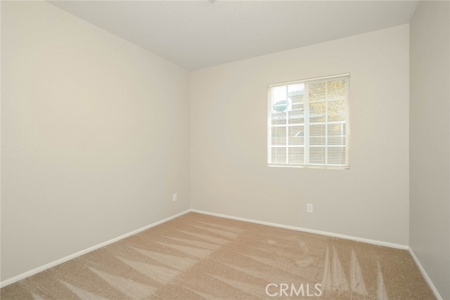Detail Gallery Image 9 of 16 For 38725 Ambiente Ct, Palmdale,  CA 93552 - 4 Beds | 2/1 Baths