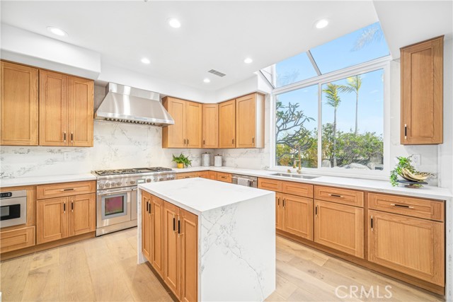 6692 Alamitos Circle, Huntington Beach CA: https://media.crmls.org/medias/ce572cf1-f124-43a3-823a-25d1ddd74ccf.jpg