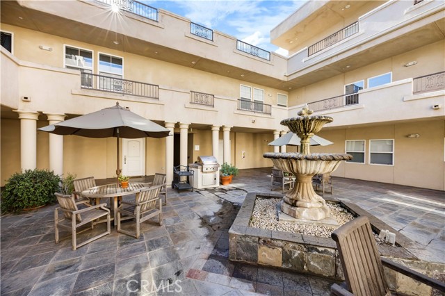 Detail Gallery Image 36 of 37 For 15206 Burbank Bld #104,  Sherman Oaks,  CA 91411 - 2 Beds | 2/1 Baths