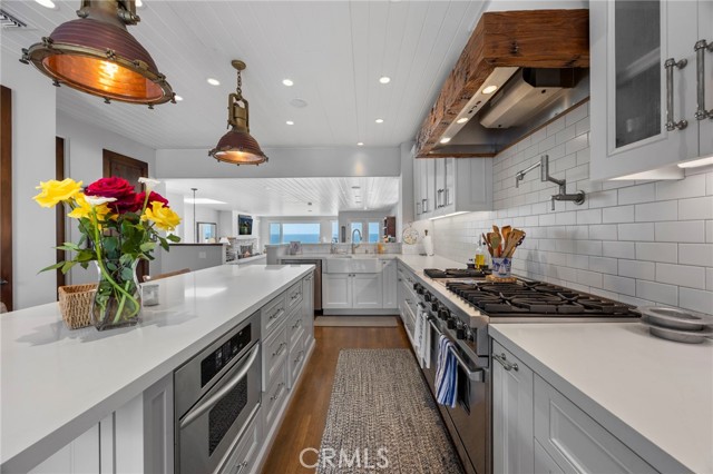 2326 The Strand, Hermosa Beach CA: https://media.crmls.org/medias/ce576d80-528b-418d-a5d7-ae0bb2278cd6.jpg