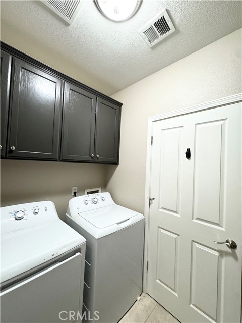 Detail Gallery Image 23 of 28 For 1055 E Hogan Ave, Fresno,  CA 93730 - 4 Beds | 2 Baths