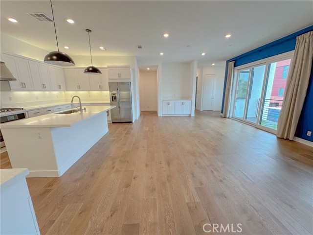 178 Waypoint, Tustin CA: https://media.crmls.org/medias/ce590c17-ae0c-4d13-ba0c-3e78c0021456.jpg