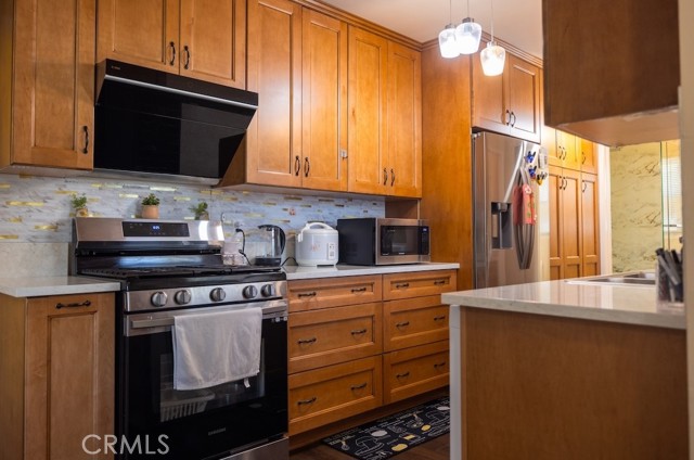 Detail Gallery Image 11 of 27 For 311 N Dexford Dr, La Habra,  CA 90631 - 4 Beds | 2 Baths