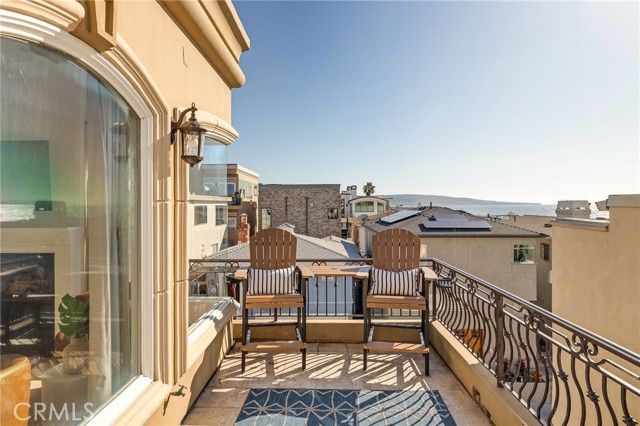 Detail Gallery Image 14 of 66 For 229 23rd, Manhattan Beach,  CA 90266 - 3 Beds | 4 Baths