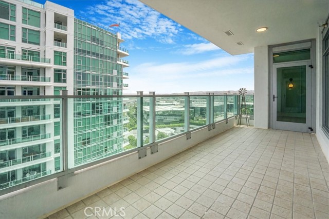 3131 Michelson Drive, Irvine CA: https://media.crmls.org/medias/ce5af1b3-729c-465a-aa76-6ed9218c5271.jpg