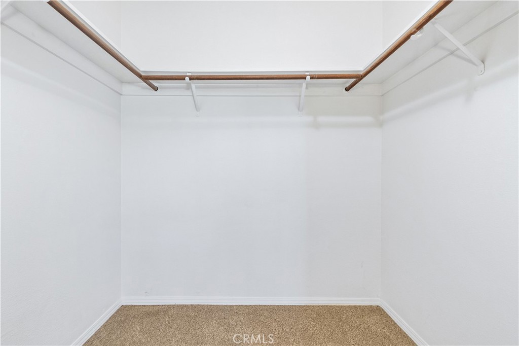 https://media.crmls.org/medias/ce5b2b4a-a477-4c2e-8435-1047c8cbd9d0.jpg?preset=X-Large