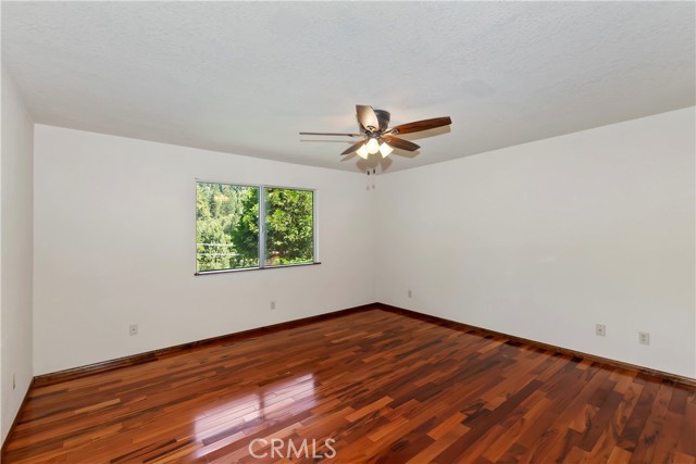 489 Dorn Drive, Crestline CA: https://media.crmls.org/medias/ce5c7951-d519-43b6-9333-bcc3885933c9.jpg