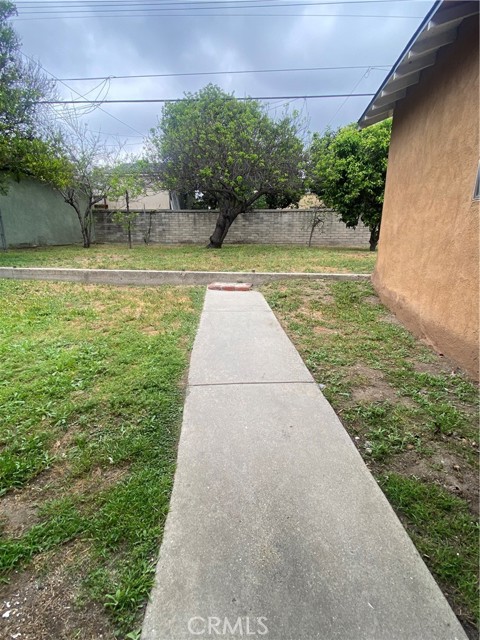 Detail Gallery Image 9 of 10 For 1745 Whitefield Rd, Pasadena,  CA 91104 - 3 Beds | 2 Baths