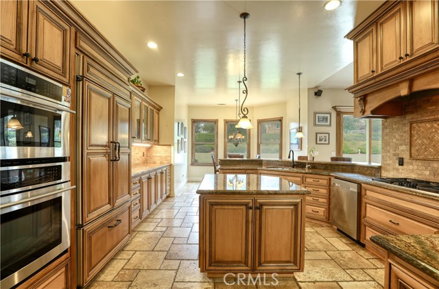 Detail Gallery Image 11 of 51 For 5630 Oakhill Ct, Santa Maria,  CA 93455 - 7 Beds | 5/1 Baths