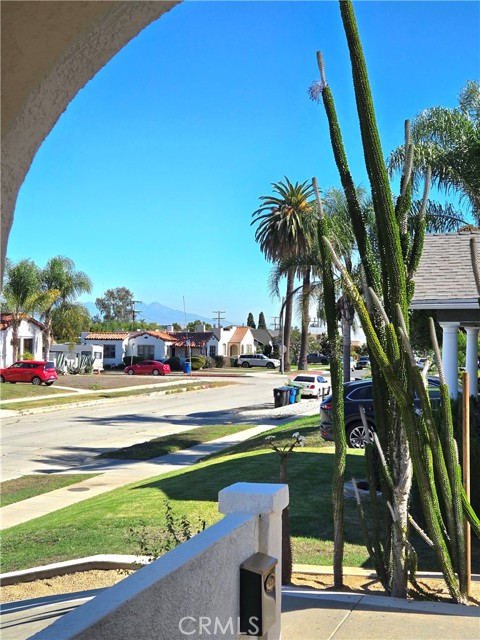 Detail Gallery Image 7 of 41 For 2022 W 75th St, Los Angeles,  CA 90047 - 2 Beds | 1 Baths