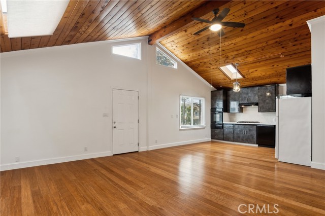 Detail Gallery Image 7 of 20 For 4708 Orion Ave, Sherman Oaks,  CA 91403 - 2 Beds | 2 Baths